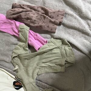 Kate Quinn Baby Pants & Onesie Bundle 3–6M 3pc